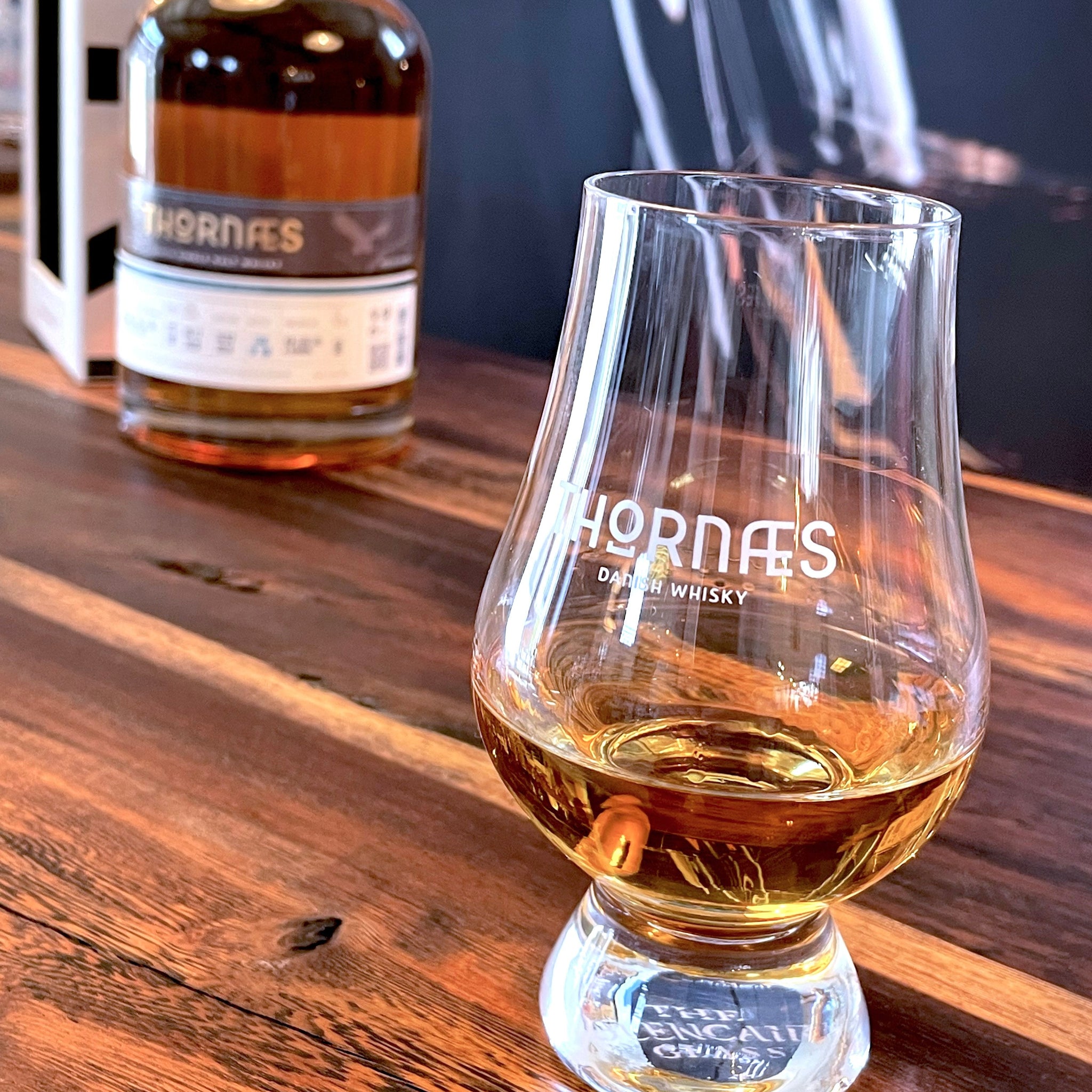 Glencairn whiskyglas med Thornæs Danish Whisky logo