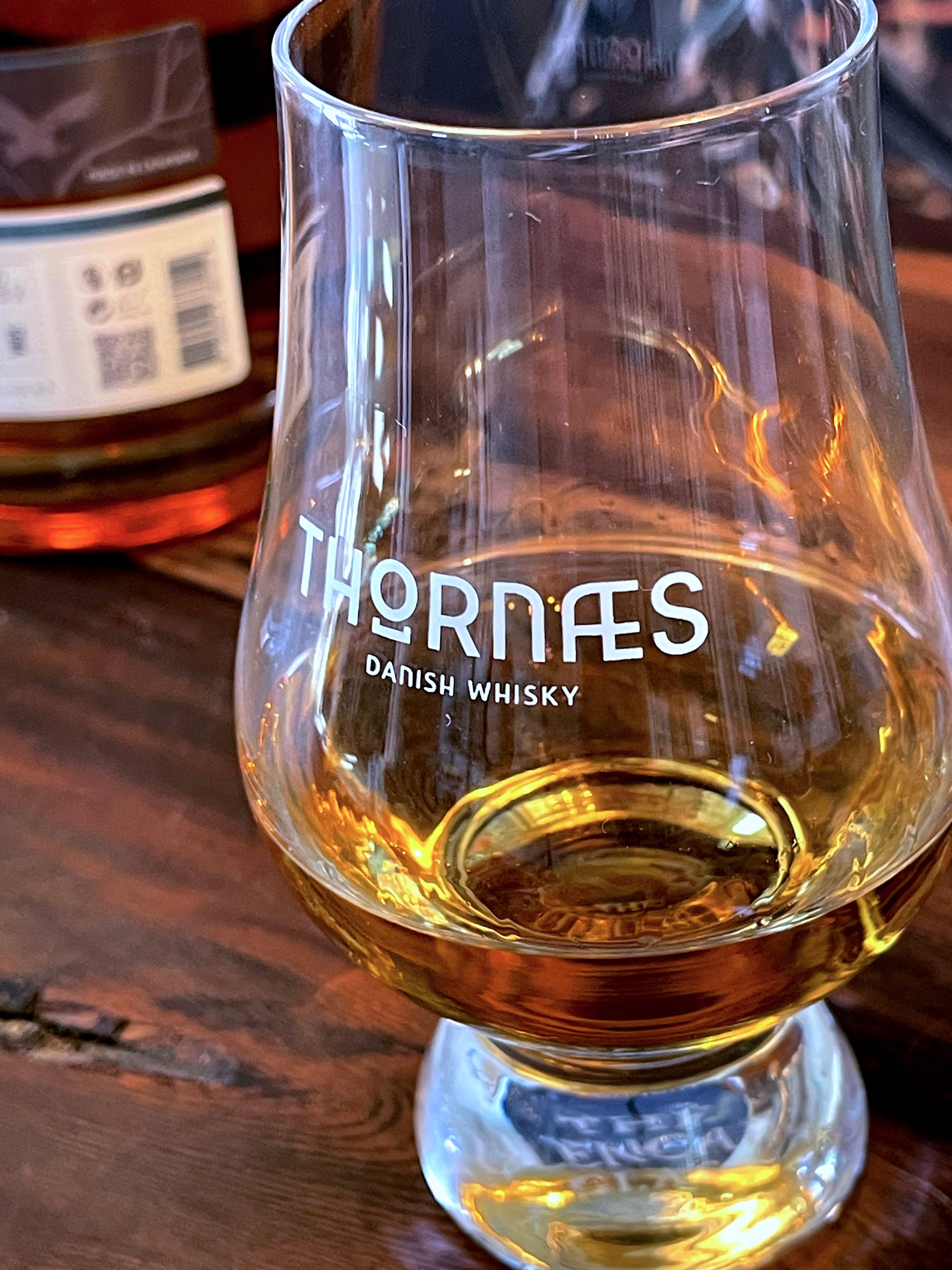 Glencairn whiskyglas med Thornæs Danish Whisky logo